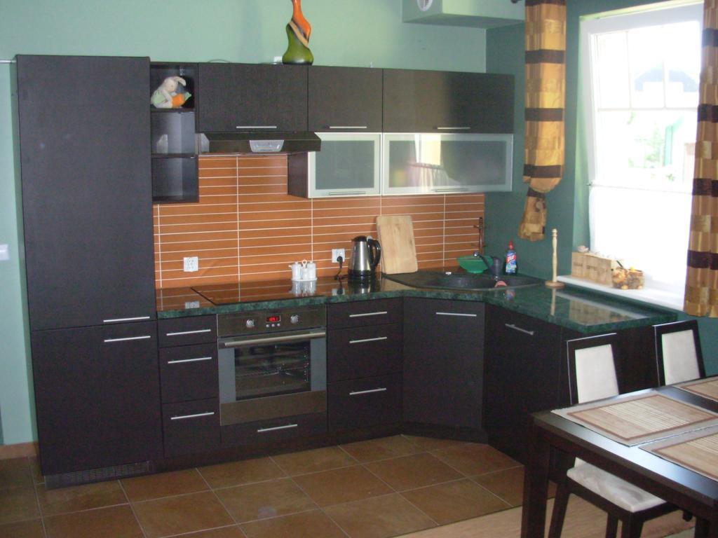 Apartment With Terrace Ревал Екстериор снимка